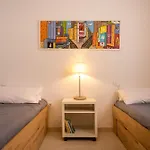 Yellow Fabuloso Andra Apartment *
