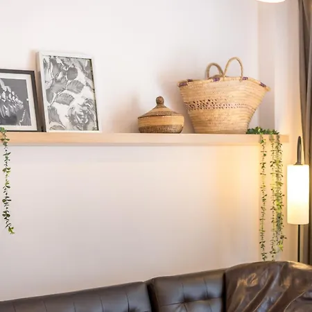 Yellow Fabuloso Andra Торремолинос