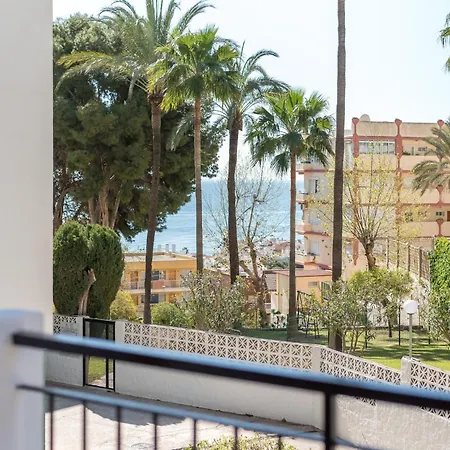 Yellow Fabuloso Andra Torremolinos